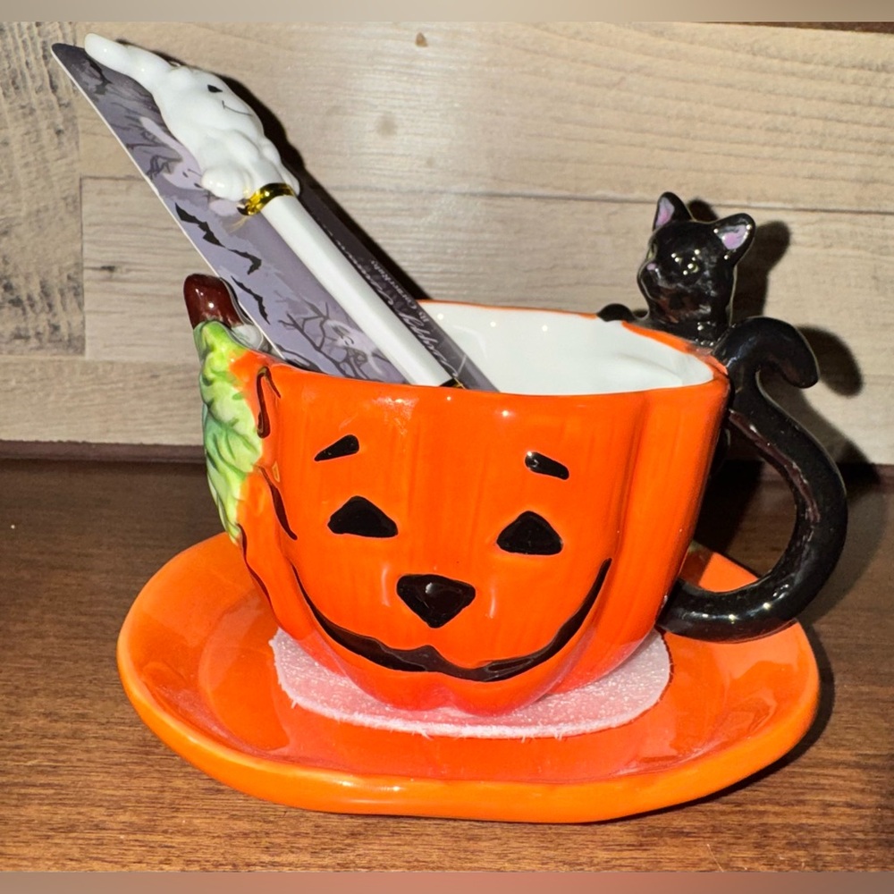 🥰 Happy Halloween Corner Ruby Pumpkin 🎃 Teacup with Saucer & ghost 👻 Spoon Mug